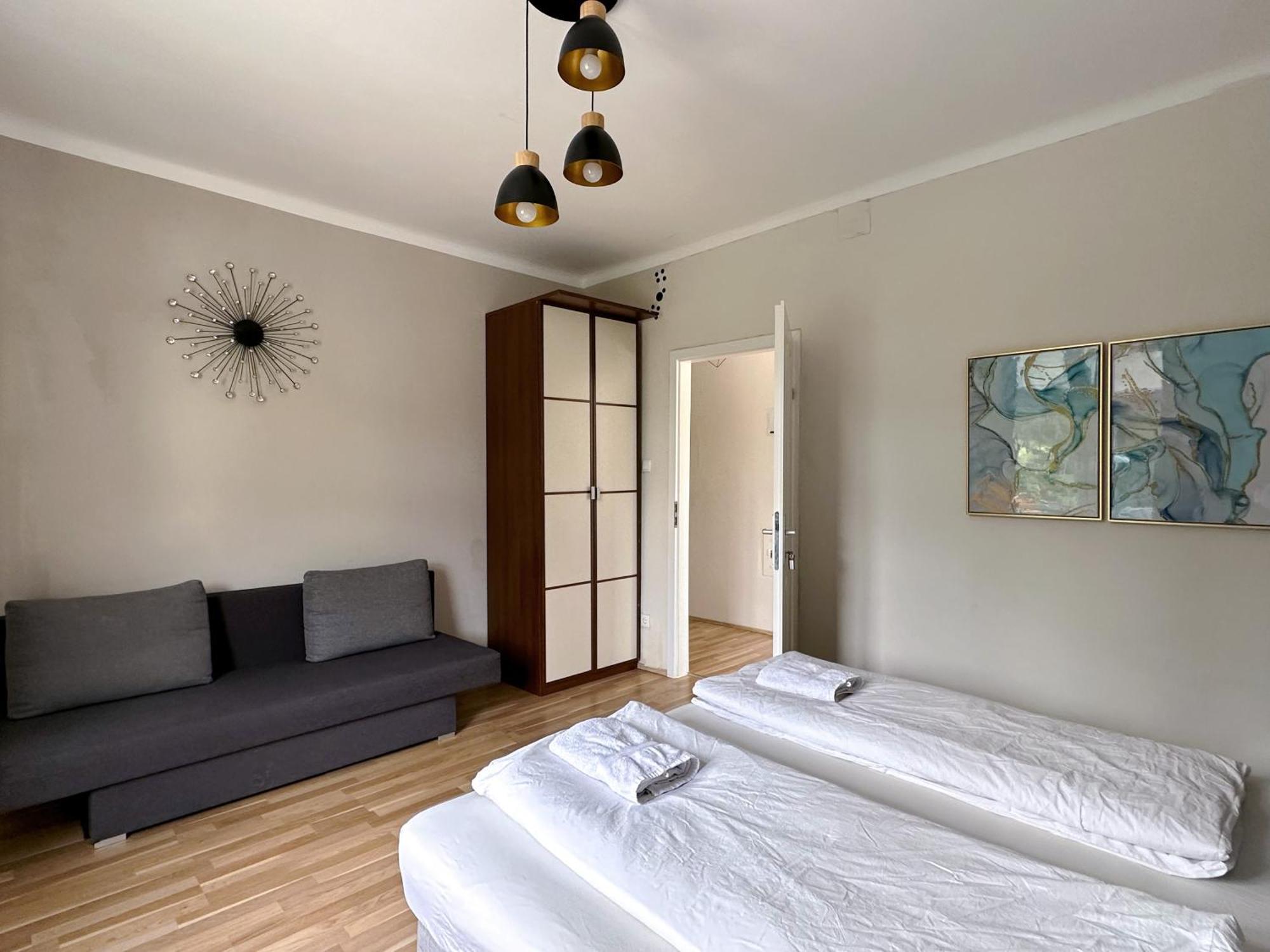 Up Resistances G Apartment Баден Екстериор снимка