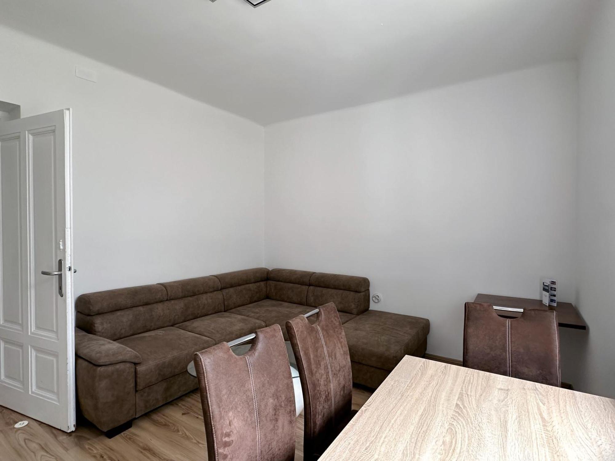 Up Resistances G Apartment Баден Екстериор снимка