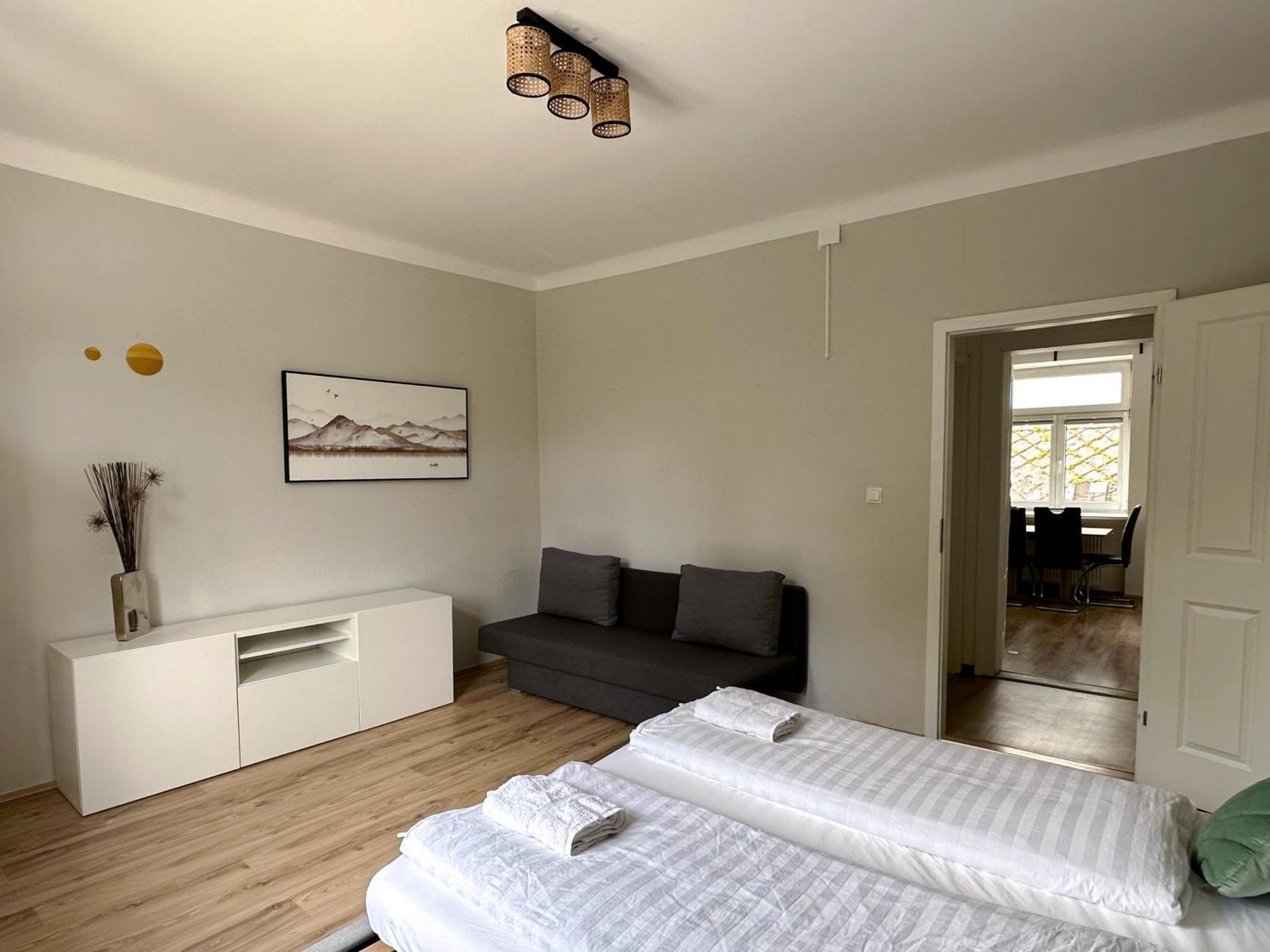 Up Resistances G Apartment Баден Екстериор снимка