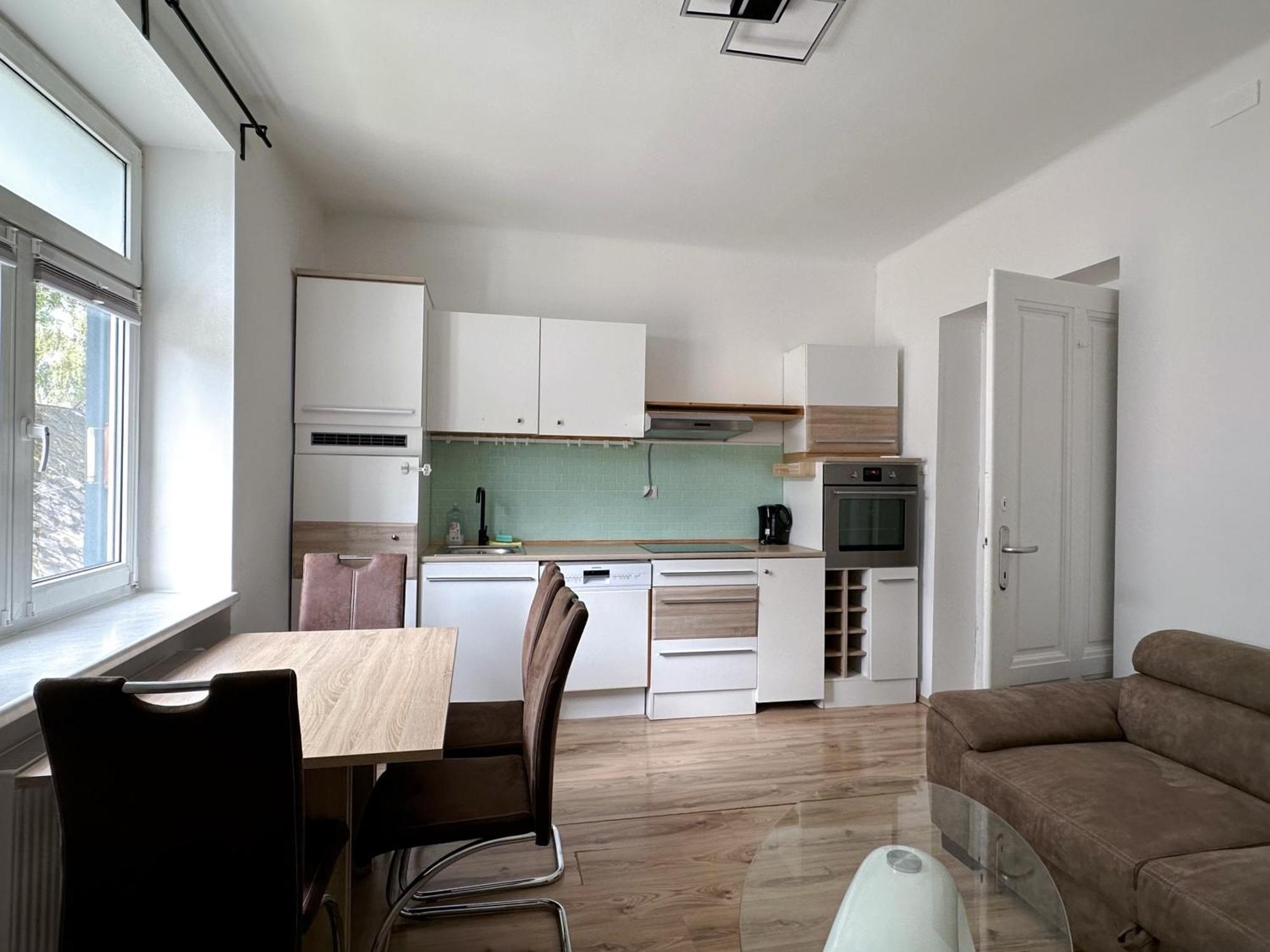 Up Resistances G Apartment Баден Екстериор снимка