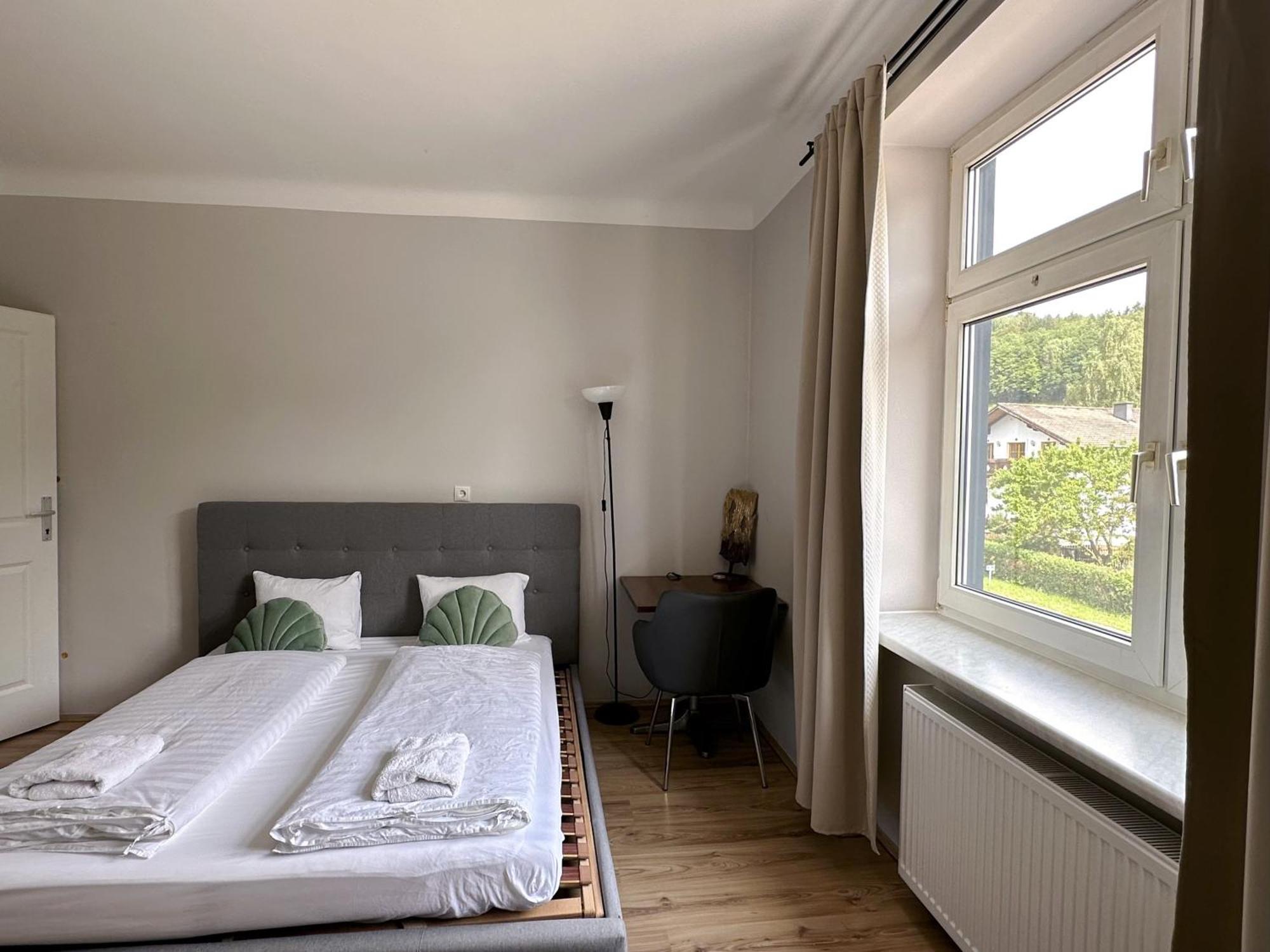Up Resistances G Apartment Баден Екстериор снимка
