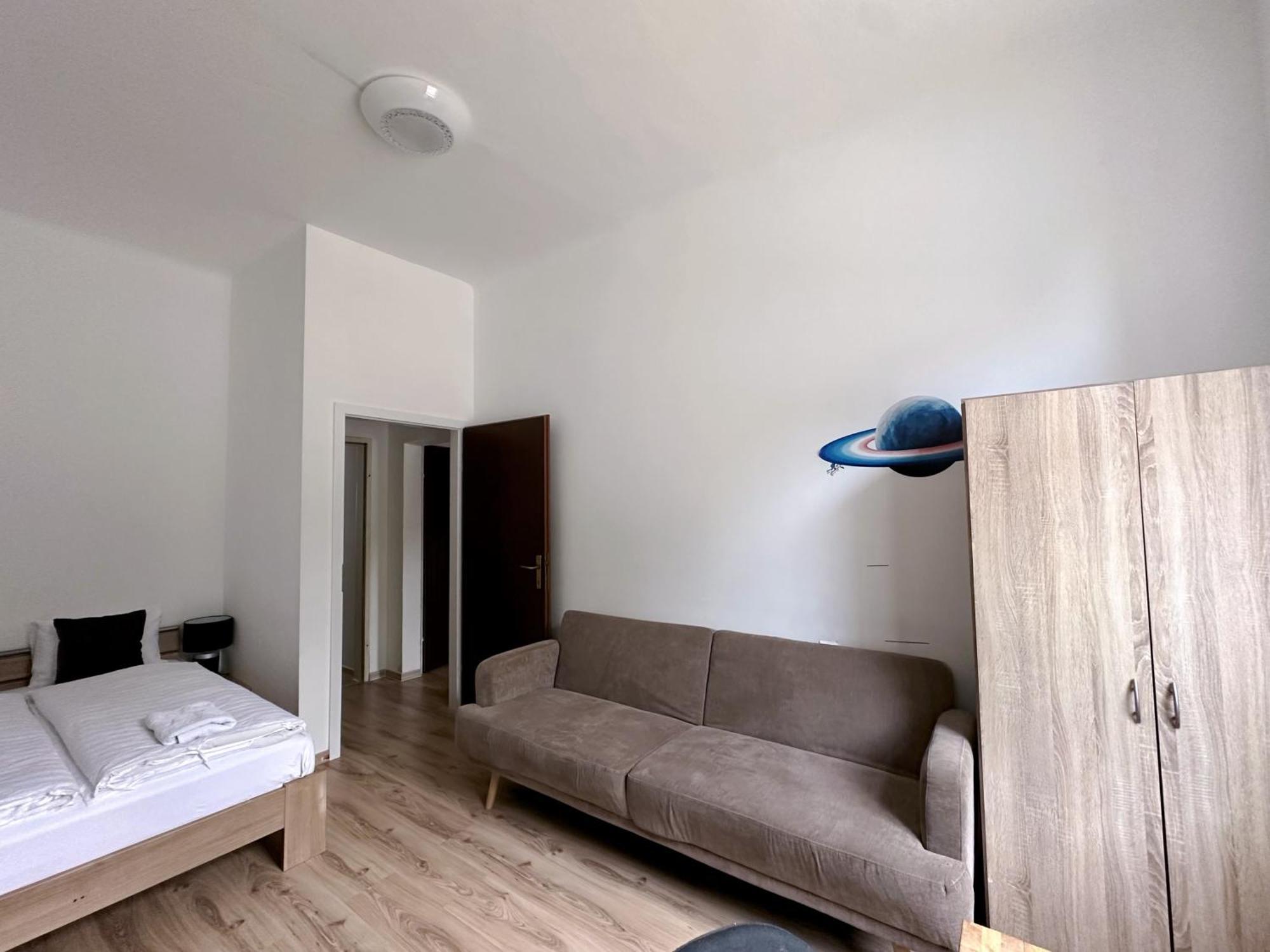 Up Resistances G Apartment Баден Екстериор снимка