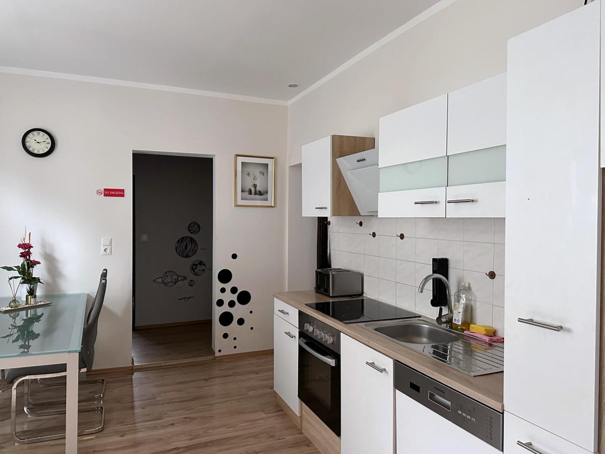 Up Resistances G Apartment Баден Екстериор снимка